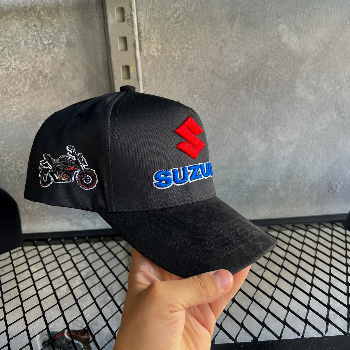 SUZUKI