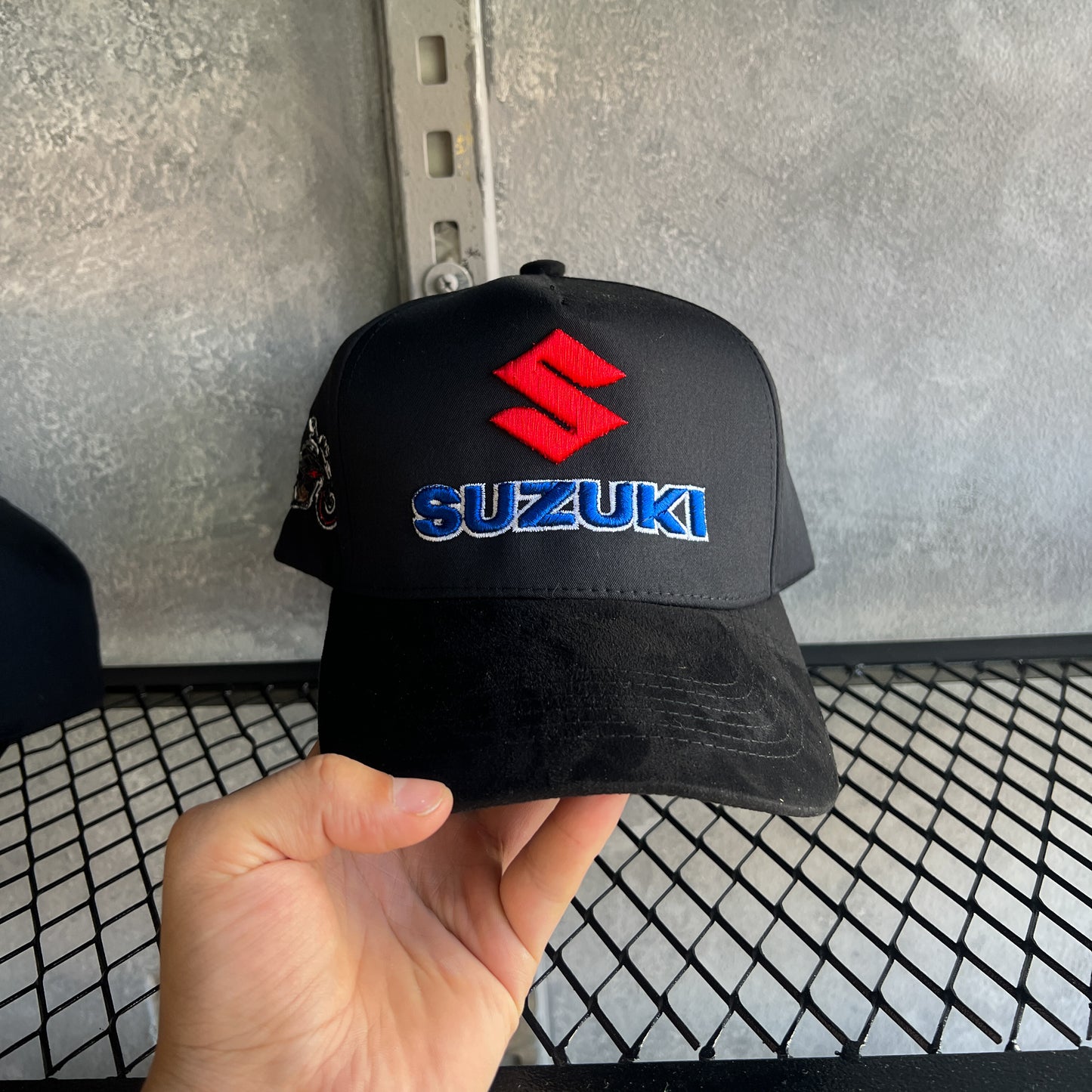 SUZUKI