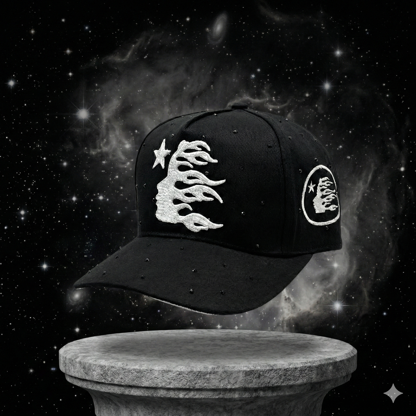 GORRA NEGRA HELLSTAR WHITE PIEDRERIA